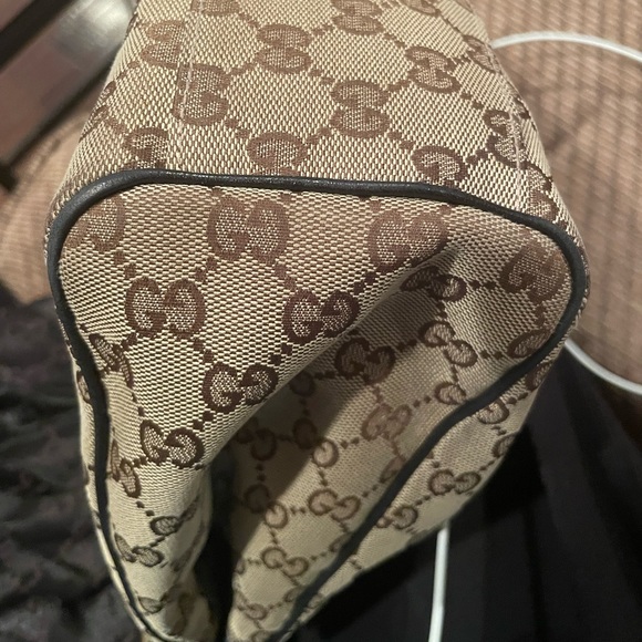 Gucci Suki (Medium) Authentic - Picture 8 of 15